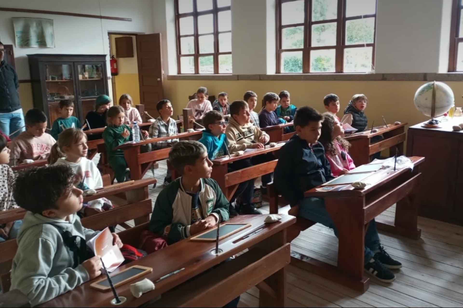 Alunos do 3.º ano descobrem o património de Cinfães