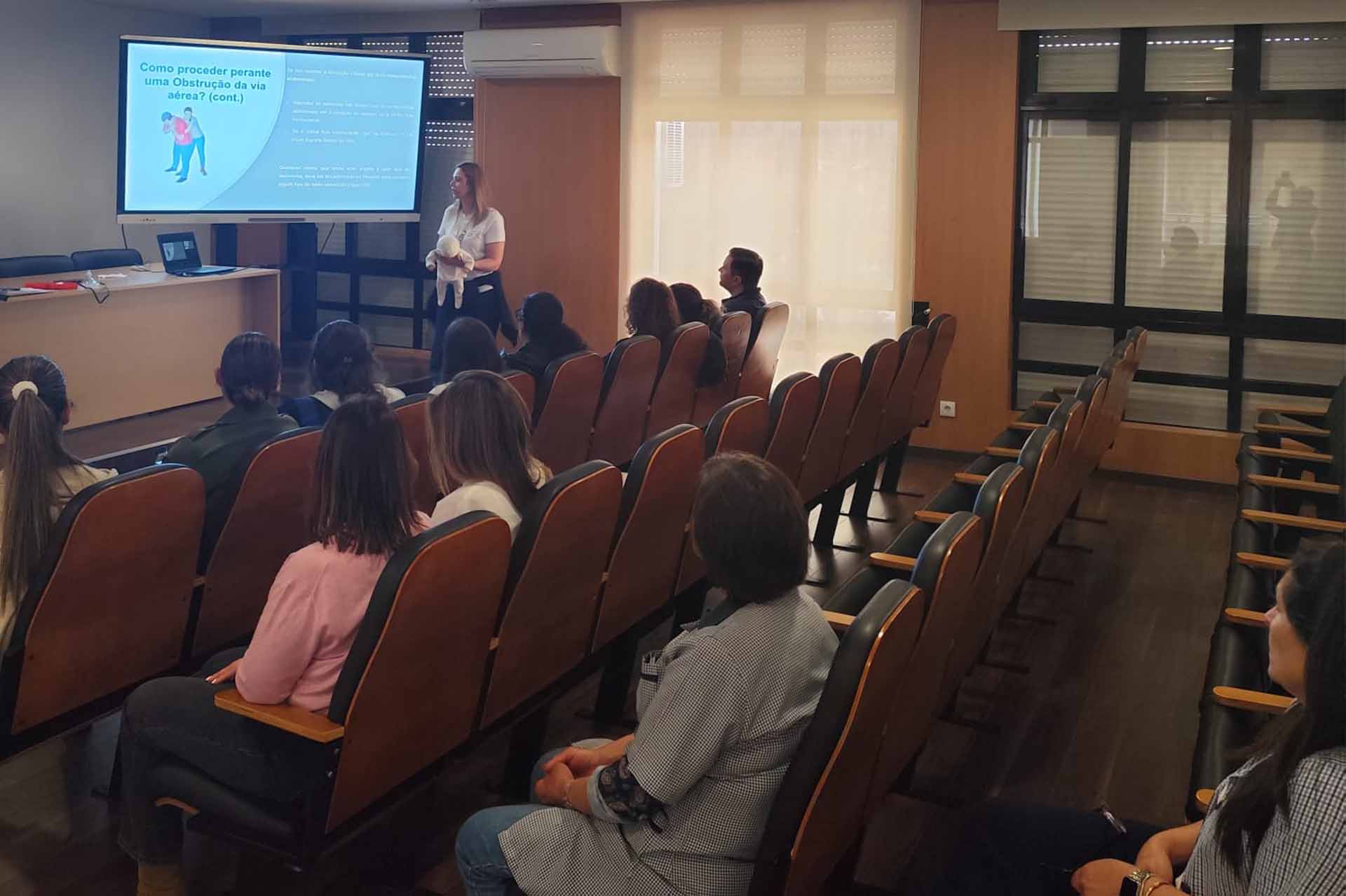 Formação Prática de Suporte Básico de Vida para Pais e Encarregados de Educação