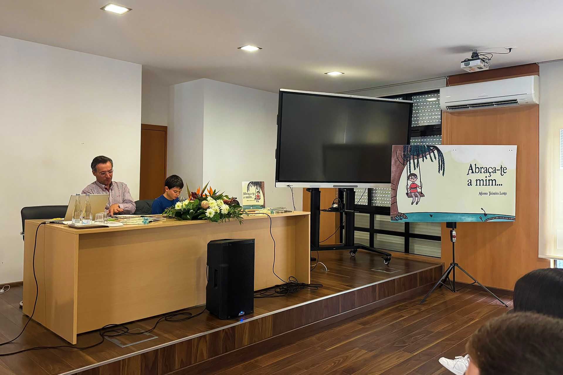 Encontro com o Escritor Afonso Teixeira Lento – “Abraça-te a Mim…”