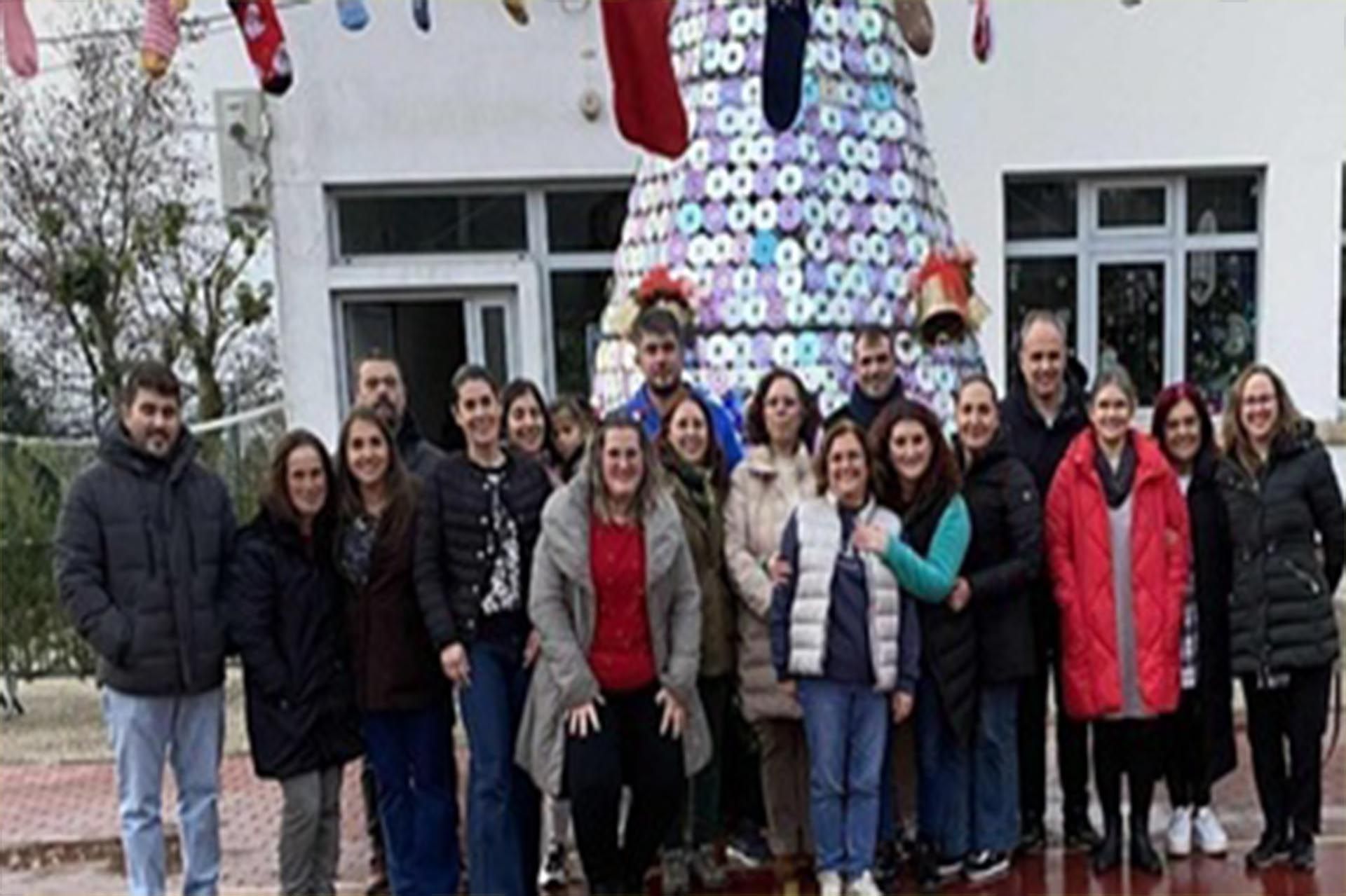 Inauguração Brilhante da Iluminação de Natal na Escola Básica da Lavra